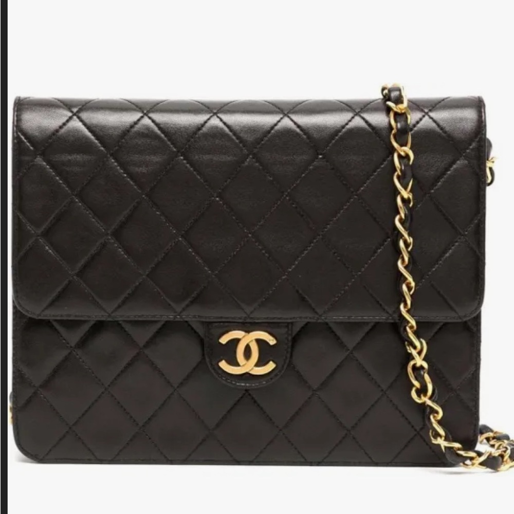 Price to Sale .. Channel Black Quilted Leather Single Flap Vintage Bag
